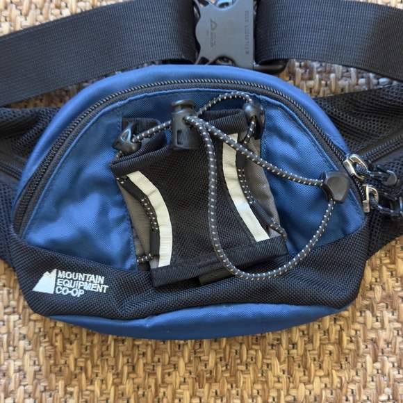 Vintage MEC Waist Pack - Picture 2 of 6